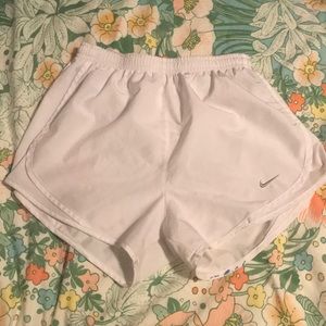 classic white nike shorts 🤩🤩